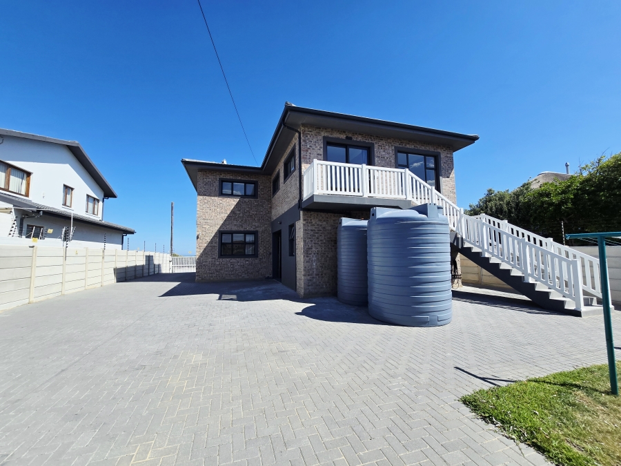 4 Bedroom Property for Sale in Kleinkrantz Western Cape